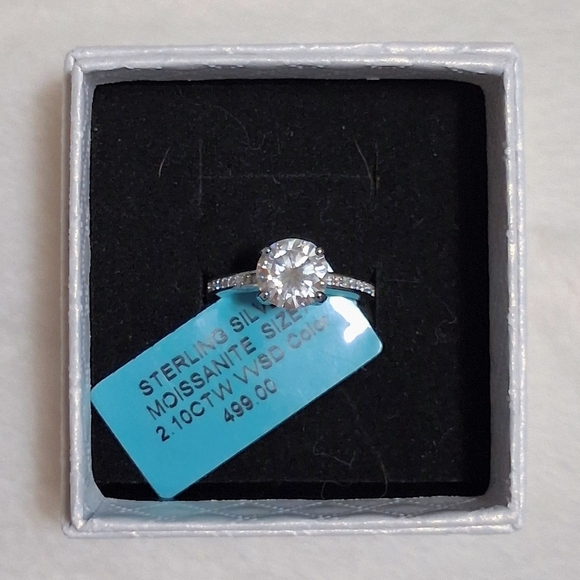 925 SS Moissanite Diamond Solitaire Size 7